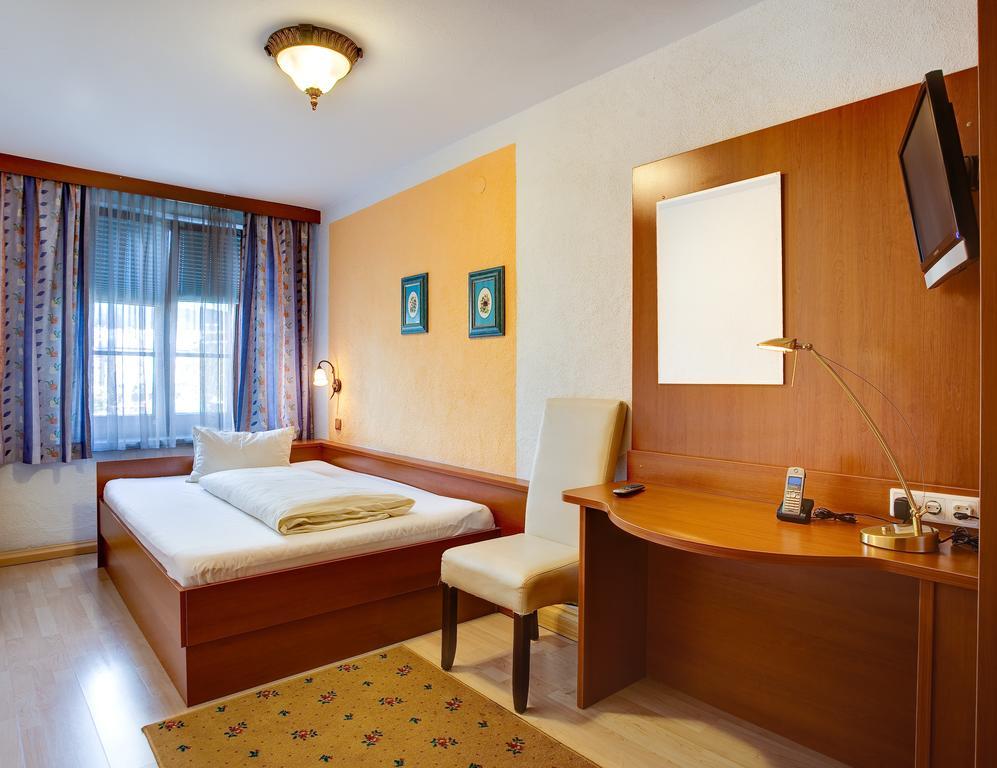 Cityhotel Schwarzer Baer Innsbruck Værelse billede